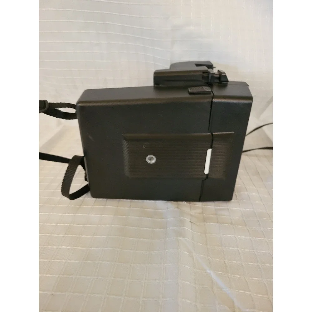 Polaroid 600 Land Camera 640 Vintage Instant Film Camera Black with Flash Strap